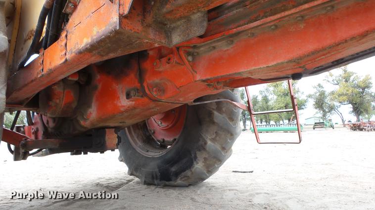 image for item AM9089 Case 930 tractor