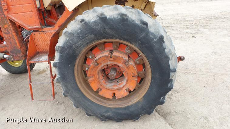 image for item AM9089 Case 930 tractor