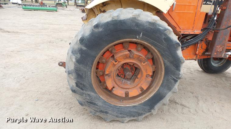 image for item AM9089 Case 930 tractor