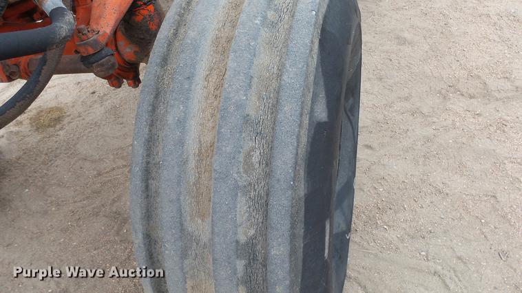 image for item AM9089 Case 930 tractor