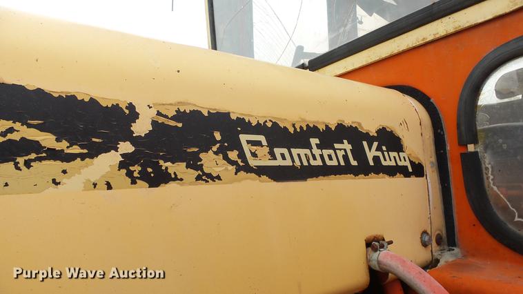 image for item AM9089 Case 930 tractor