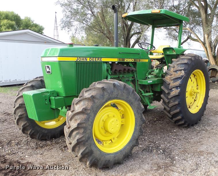 image for item AM9122 1986 John Deere 2950 MFWD tractor