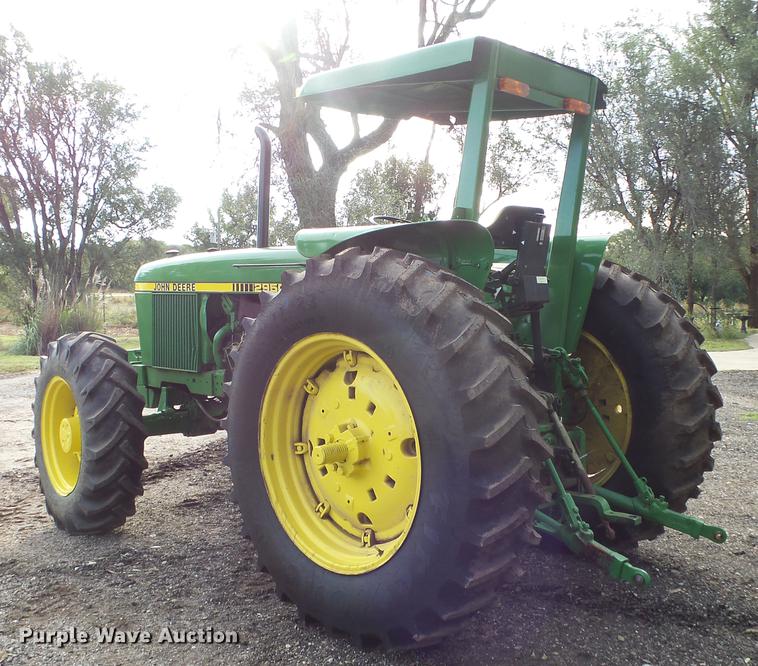 image for item AM9122 1986 John Deere 2950 MFWD tractor