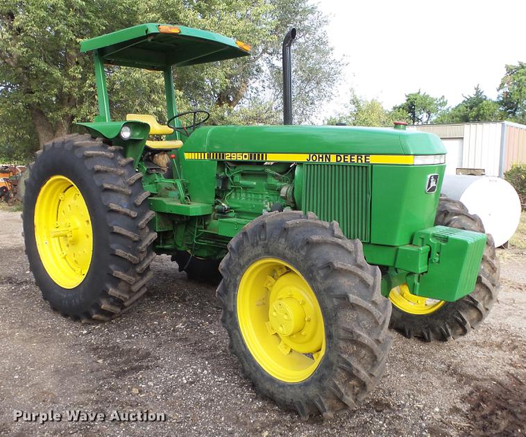 image for item AM9122 1986 John Deere 2950 MFWD tractor