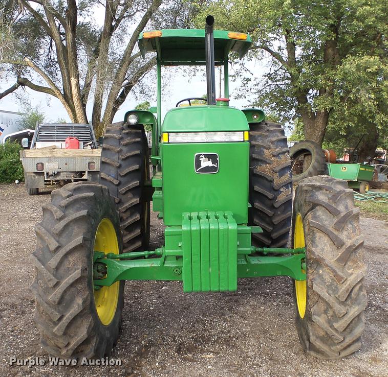 image for item AM9122 1986 John Deere 2950 MFWD tractor