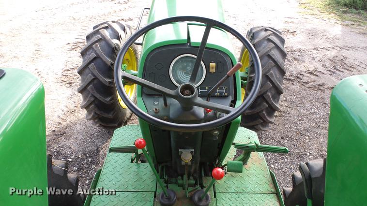 image for item AM9122 1986 John Deere 2950 MFWD tractor