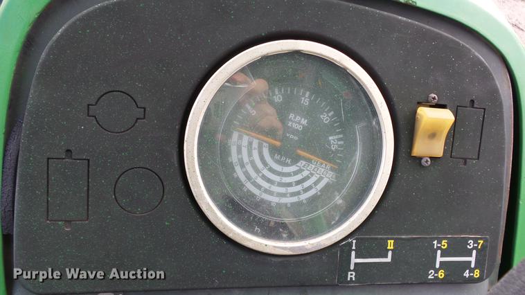 image for item AM9122 1986 John Deere 2950 MFWD tractor