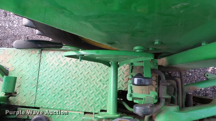 image for item AM9122 1986 John Deere 2950 MFWD tractor