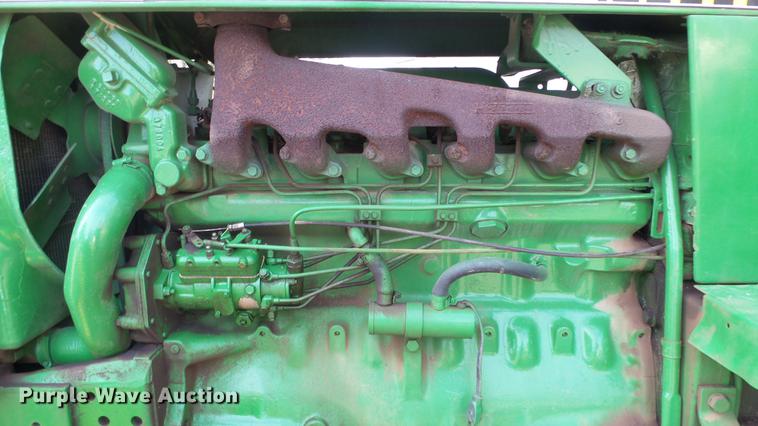 image for item AM9122 1986 John Deere 2950 MFWD tractor