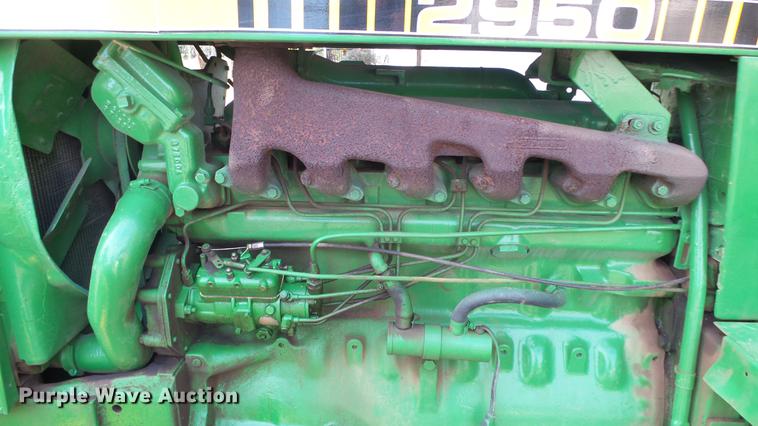image for item AM9122 1986 John Deere 2950 MFWD tractor