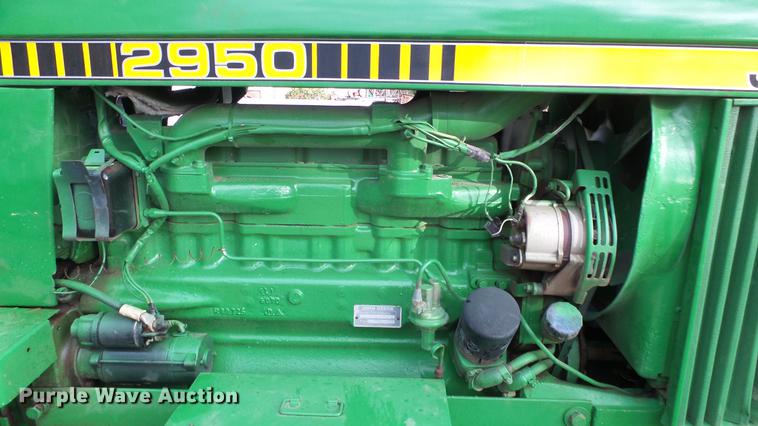 image for item AM9122 1986 John Deere 2950 MFWD tractor