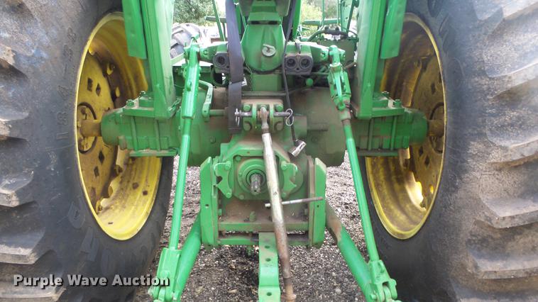 image for item AM9122 1986 John Deere 2950 MFWD tractor