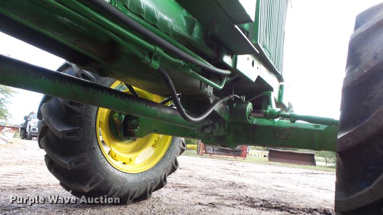 image for item AM9122 1986 John Deere 2950 MFWD tractor