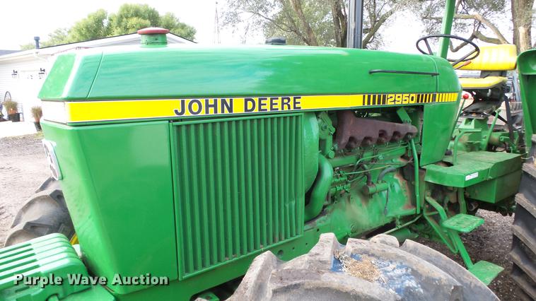 image for item AM9122 1986 John Deere 2950 MFWD tractor