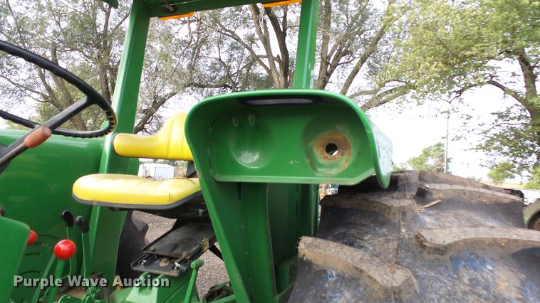 image for item AM9122 1986 John Deere 2950 MFWD tractor