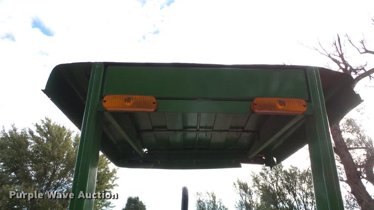 image for item AM9122 1986 John Deere 2950 MFWD tractor