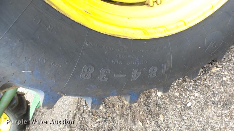 image for item AM9122 1986 John Deere 2950 MFWD tractor