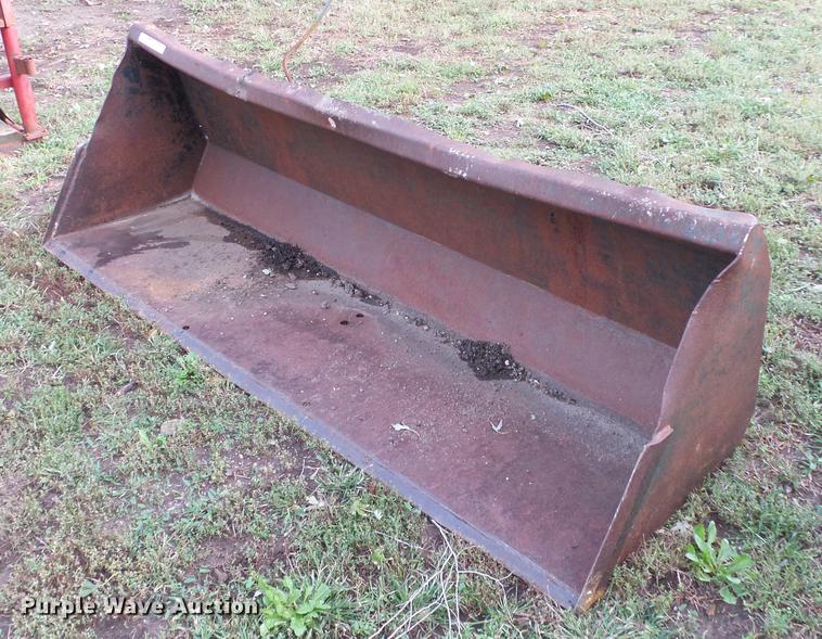 84"W steel skid steer bucket in Mount Hope, KS Item AM9124 sold