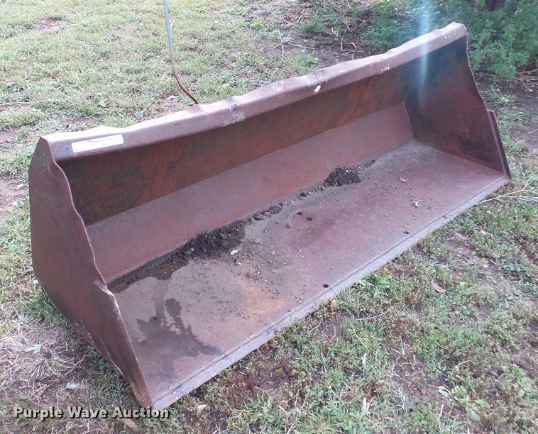 84"W steel skid steer bucket in Mount Hope, KS Item AM9124 sold
