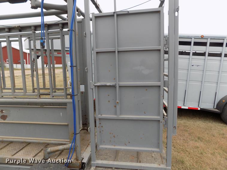 image for item DB9091 Pearson cattle chute