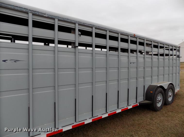 image for item DB9092 2004 Titan livestock trailer