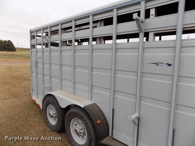 image for item DB9092 2004 Titan livestock trailer