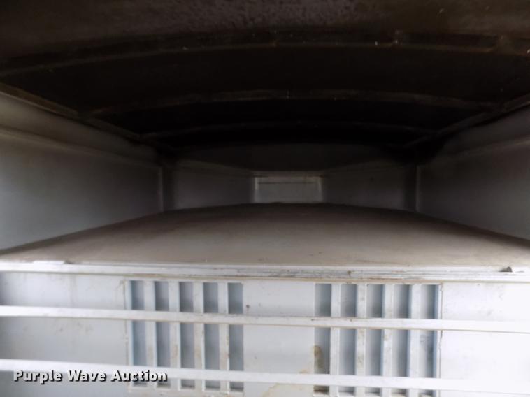 image for item DB9092 2004 Titan livestock trailer