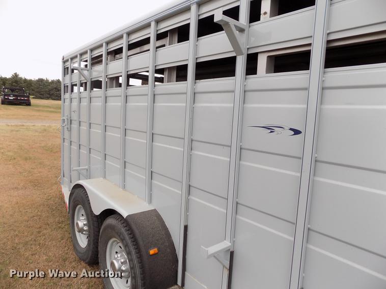 image for item DB9092 2004 Titan livestock trailer