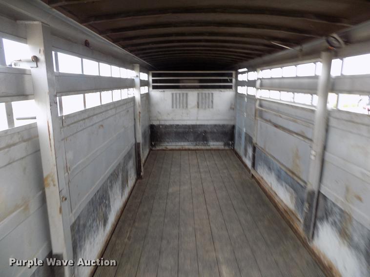 image for item DB9092 2004 Titan livestock trailer