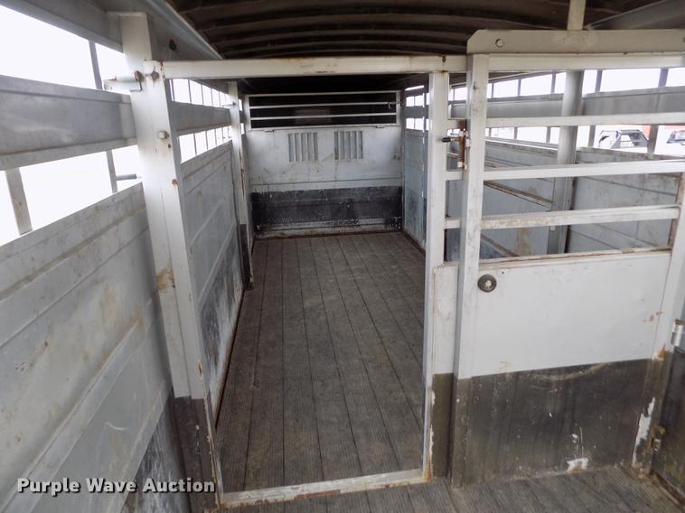 image for item DB9092 2004 Titan livestock trailer