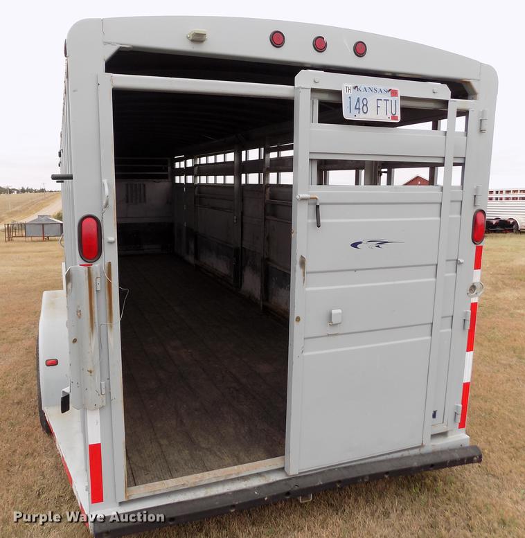 image for item DB9092 2004 Titan livestock trailer