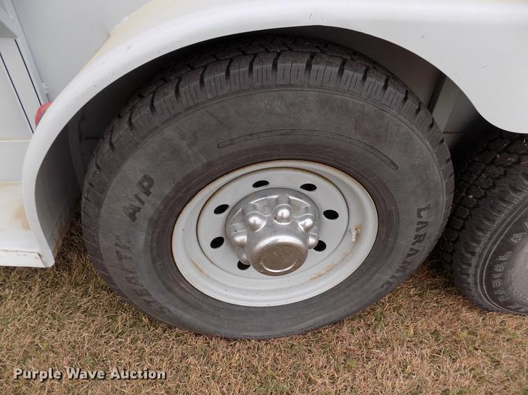 image for item DB9092 2004 Titan livestock trailer