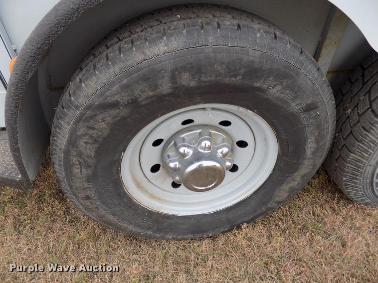 image for item DB9092 2004 Titan livestock trailer