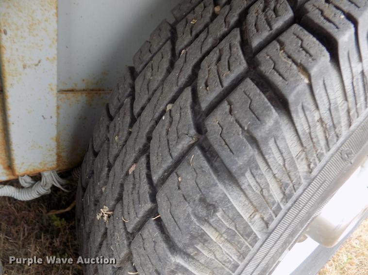 image for item DB9092 2004 Titan livestock trailer