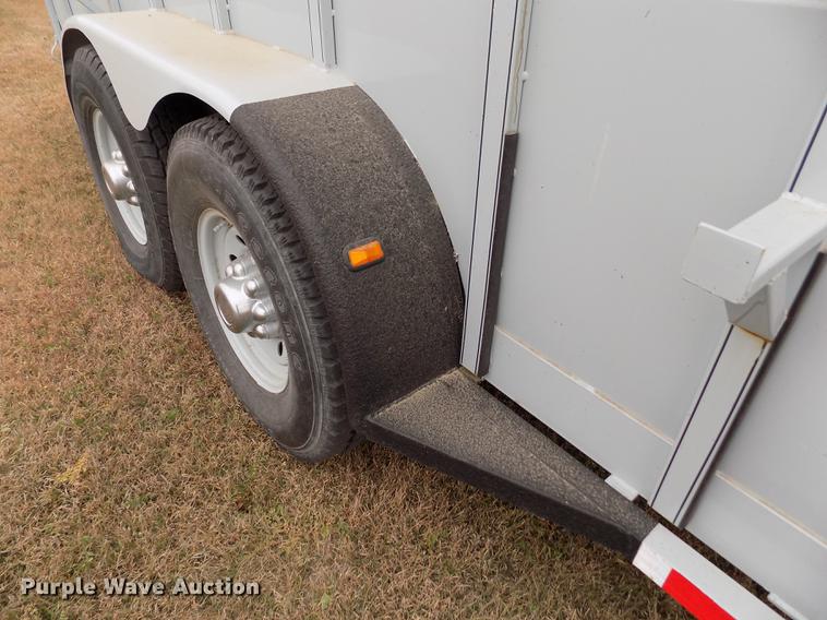image for item DB9092 2004 Titan livestock trailer
