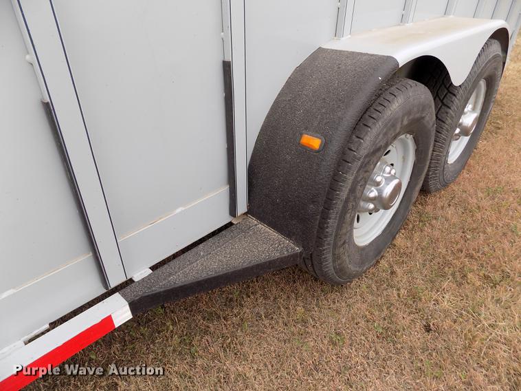 image for item DB9092 2004 Titan livestock trailer