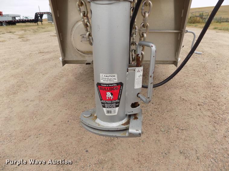 image for item DB9094 2012 Elite livestock trailer