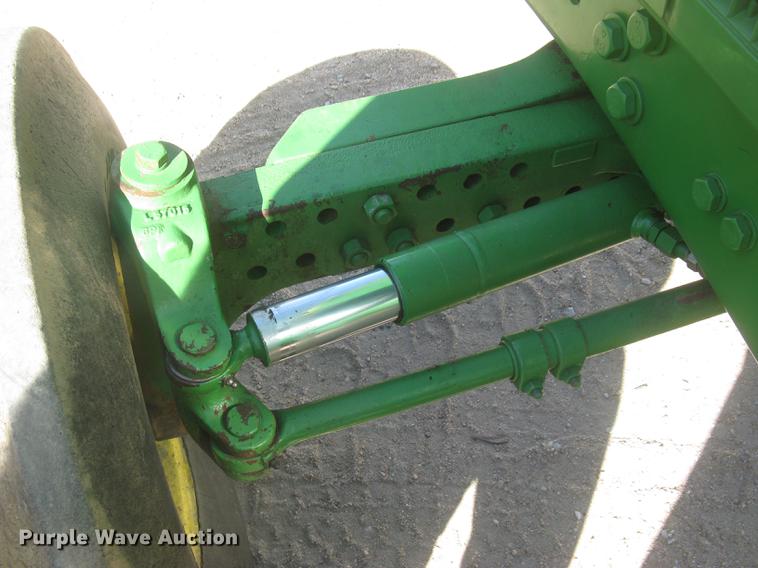 image for item DC1304 1998 John Deere 7405 tractor