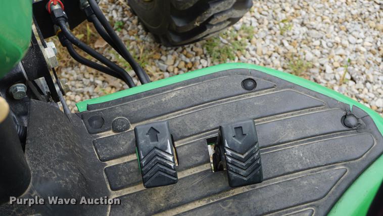 image for item DD6563 2002 John Deere 4610 MFWD tractor