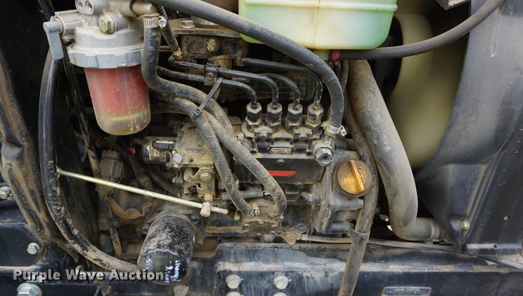 image for item DD6563 2002 John Deere 4610 MFWD tractor