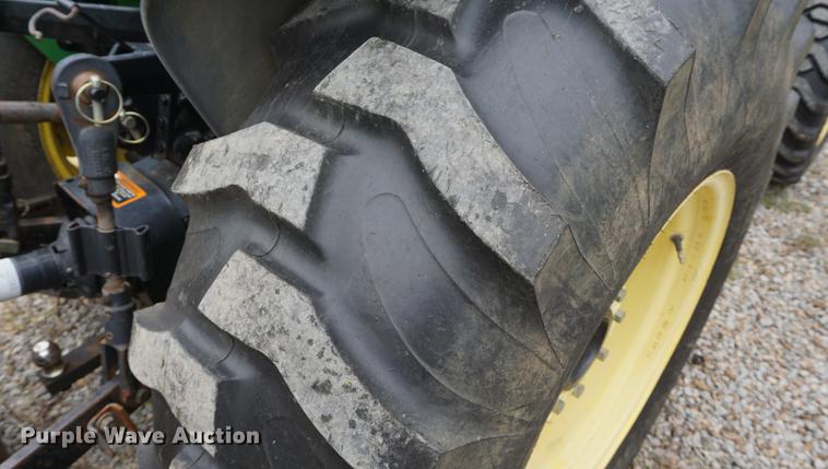 image for item DD6563 2002 John Deere 4610 MFWD tractor