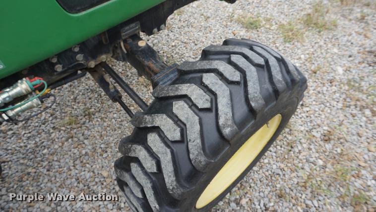 image for item DD6563 2002 John Deere 4610 MFWD tractor