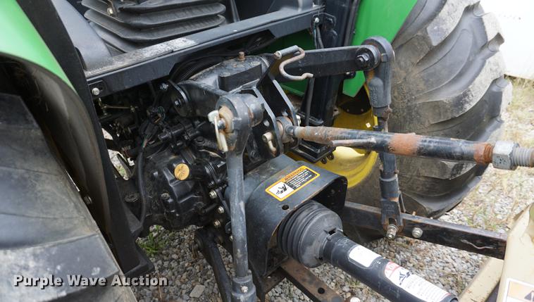 image for item DD6563 2002 John Deere 4610 MFWD tractor