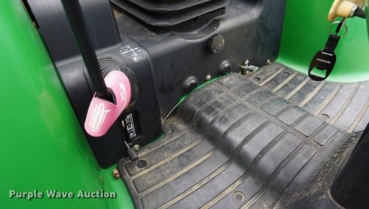 image for item DD6563 2002 John Deere 4610 MFWD tractor