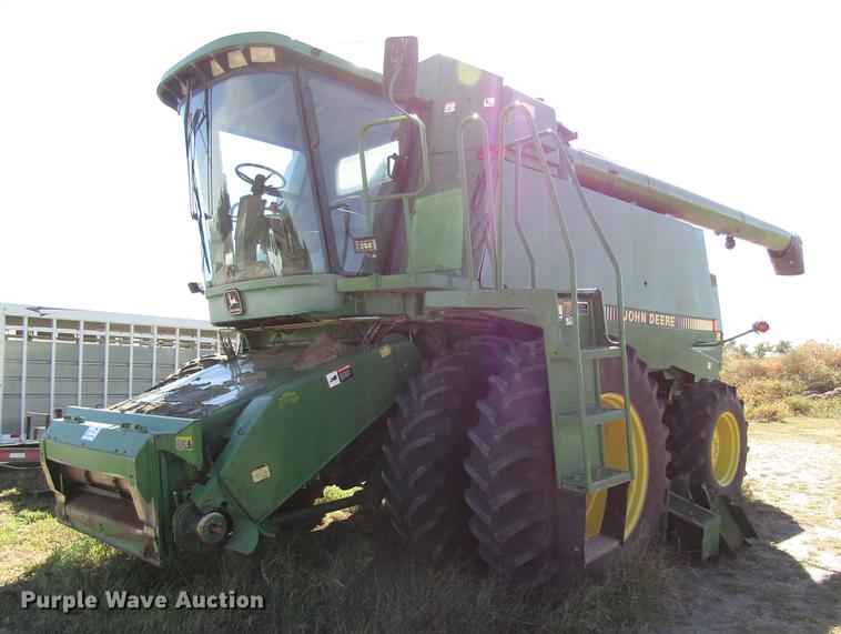image for item DD8912 1995 John Deere 9600 RWA combine