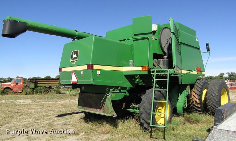 image for item DD8912 1995 John Deere 9600 RWA combine