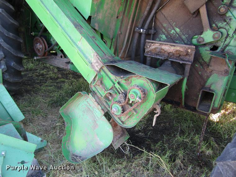 image for item DD8912 1995 John Deere 9600 RWA combine