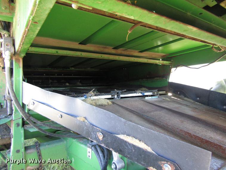 image for item DD8912 1995 John Deere 9600 RWA combine