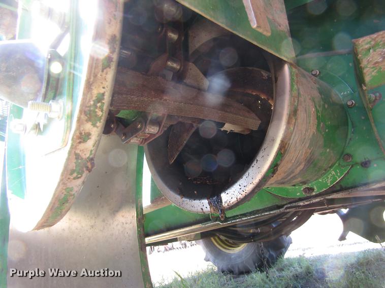 image for item DD8912 1995 John Deere 9600 RWA combine