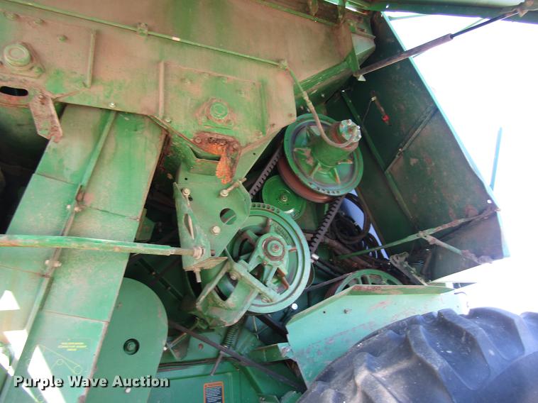 image for item DD8912 1995 John Deere 9600 RWA combine